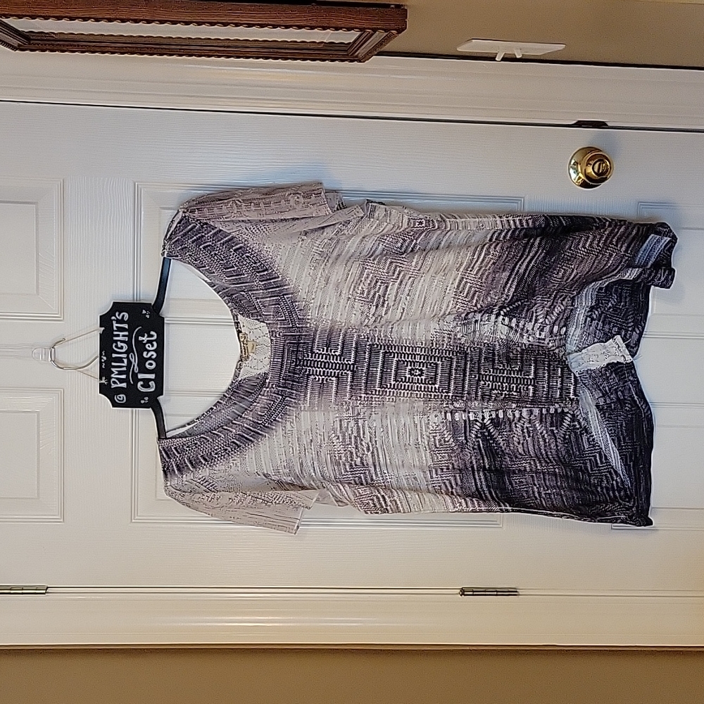 Energe Top 1X Black Gray Tan Ivory Lace Short Sleeve